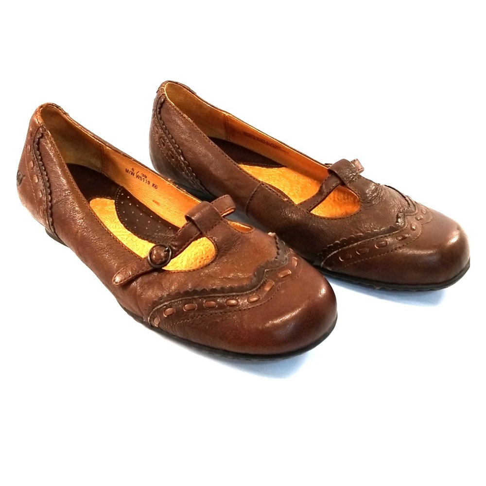 Born brown shoes size 8
